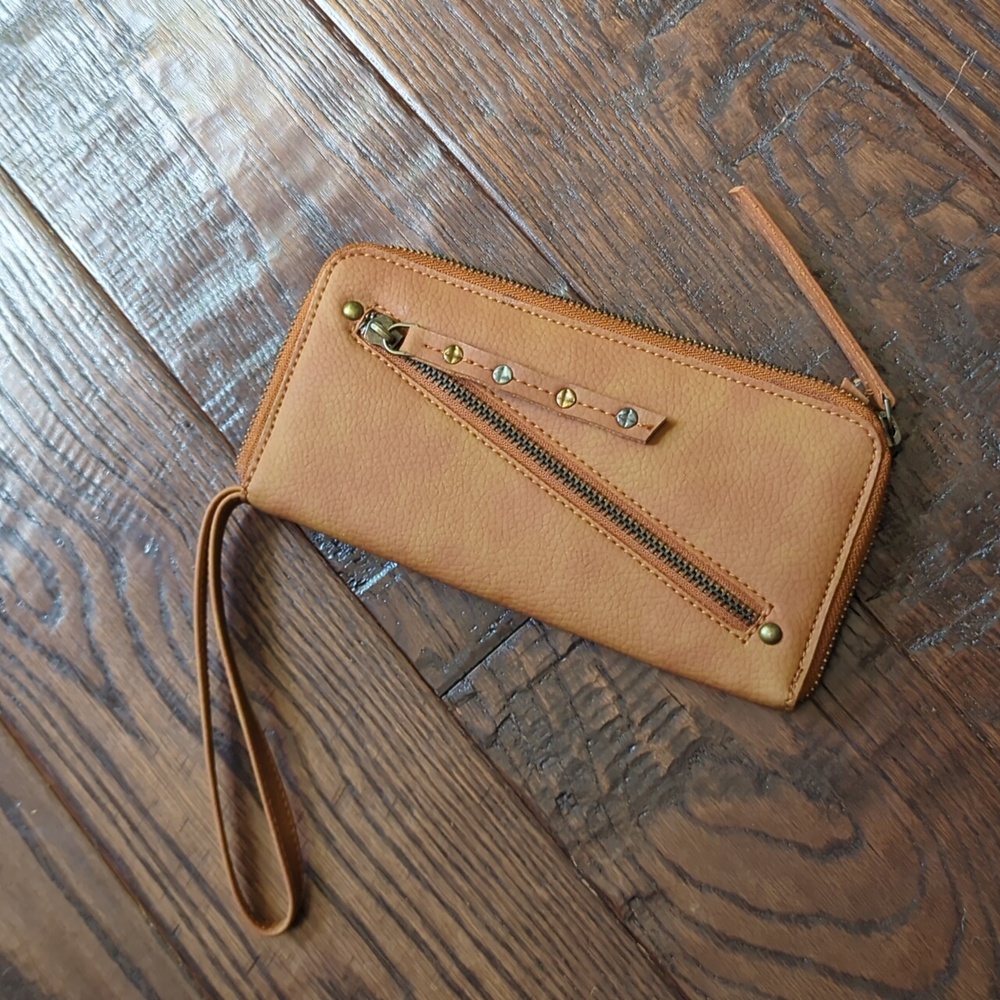FREE PEOPLE I Cognac Brown Vegan Faux Leather Zippered Wallet Wristlet Purse - Picture 3 of 12